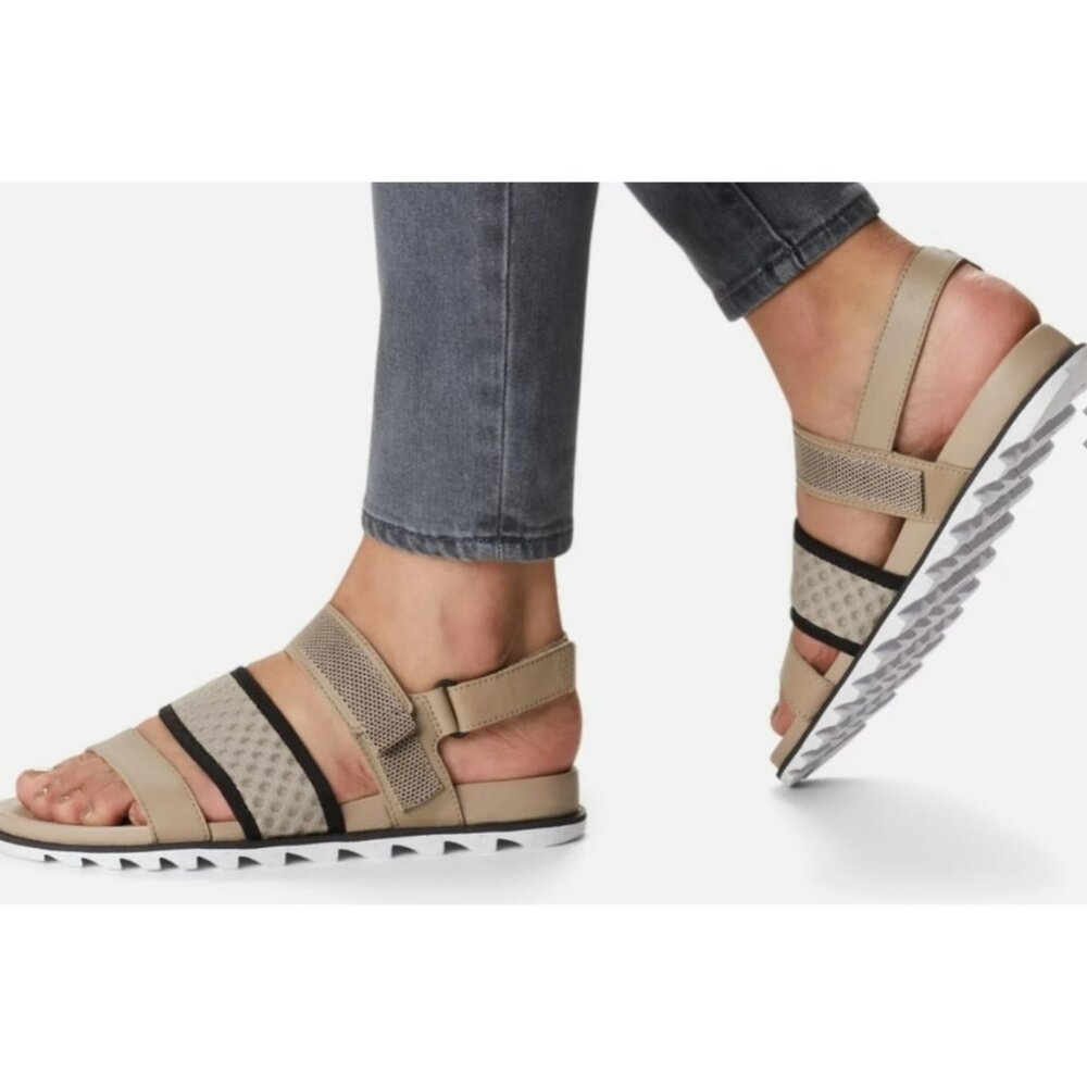 Sorel Roaming Devon Flat Sandals Beige Leather Adjustable Straps Casual 8.5